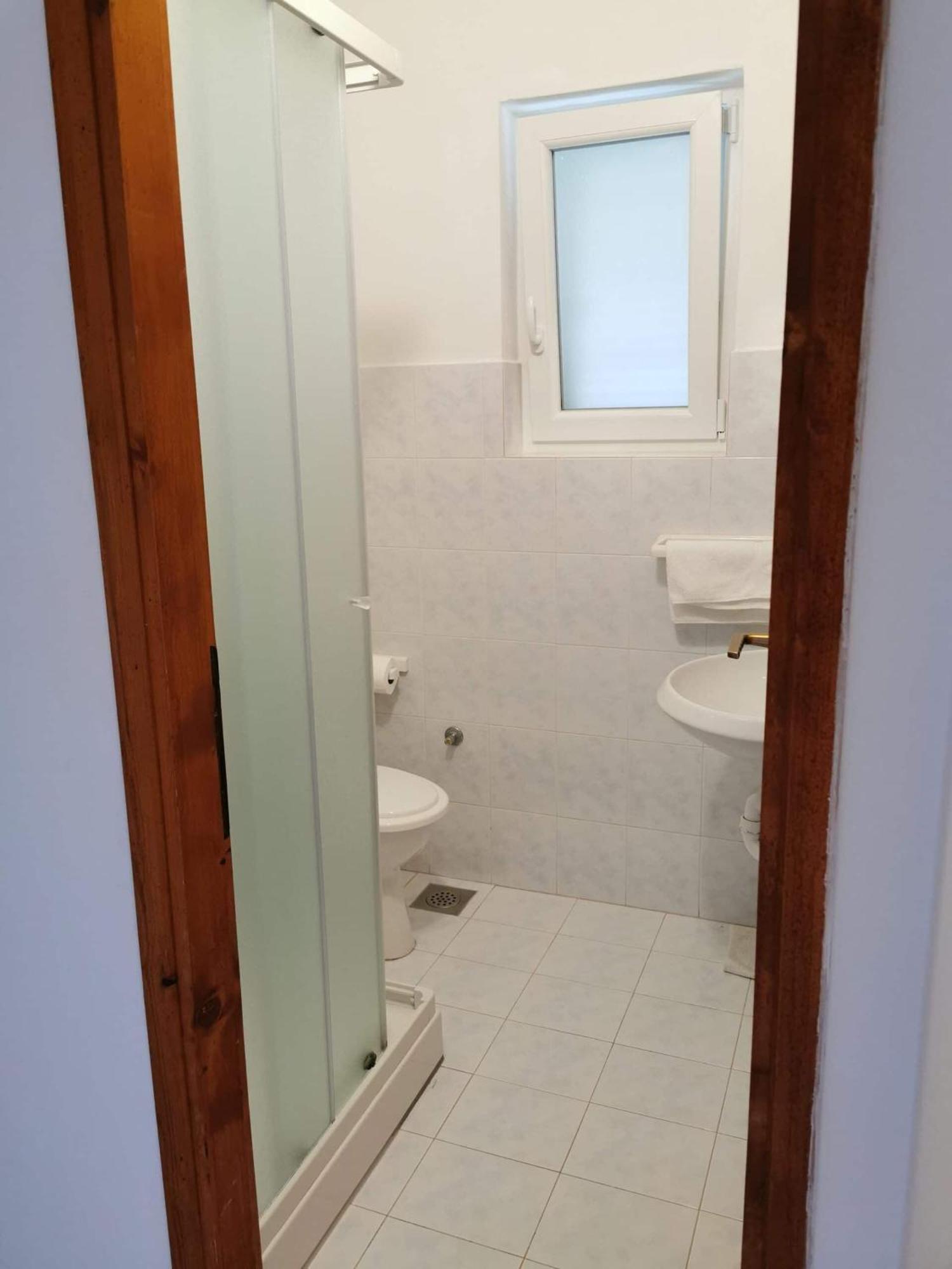Apartments And Rooms Njivice Phòng bức ảnh