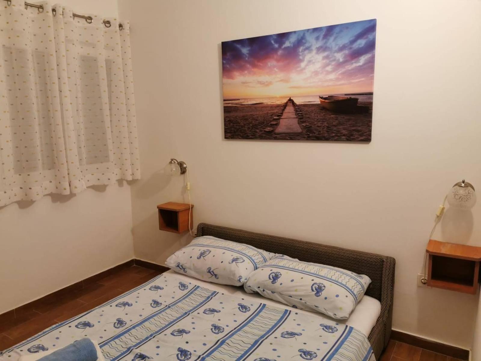 Apartments And Rooms Njivice Phòng bức ảnh