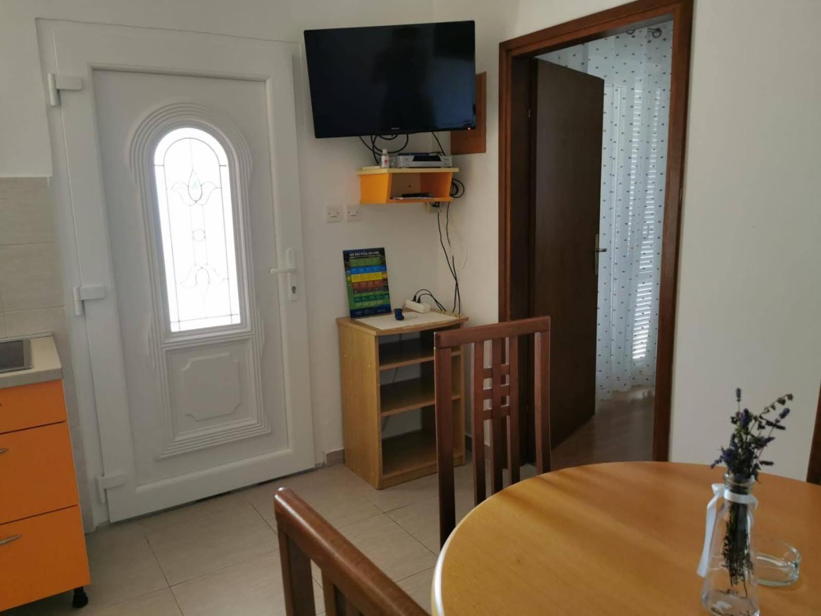 Apartments And Rooms Njivice Phòng bức ảnh