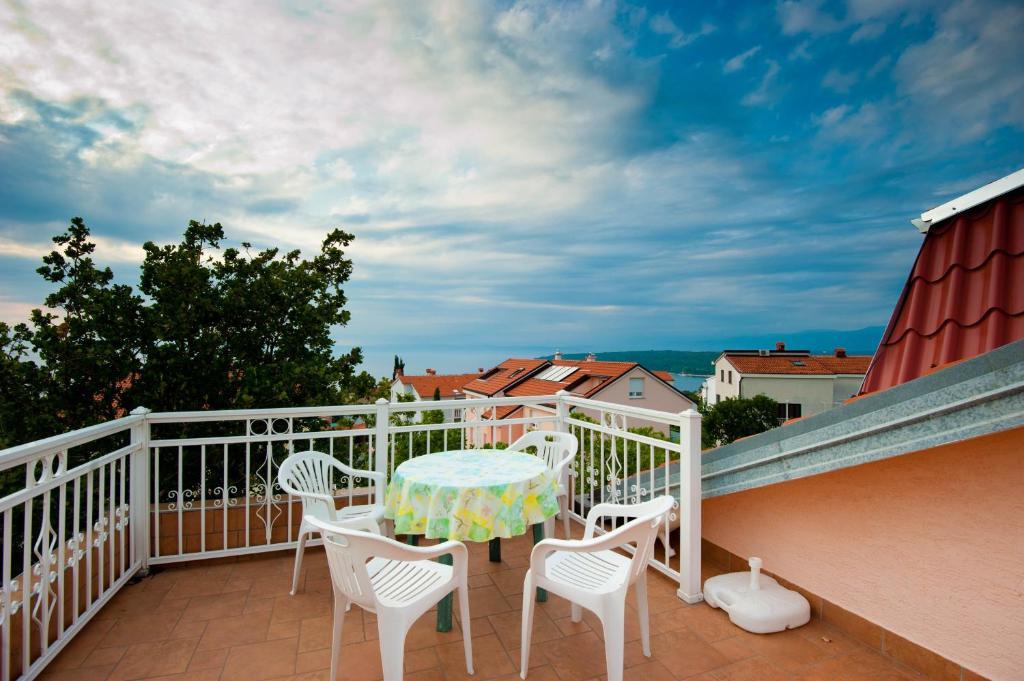 Apartments And Rooms Njivice Phòng bức ảnh